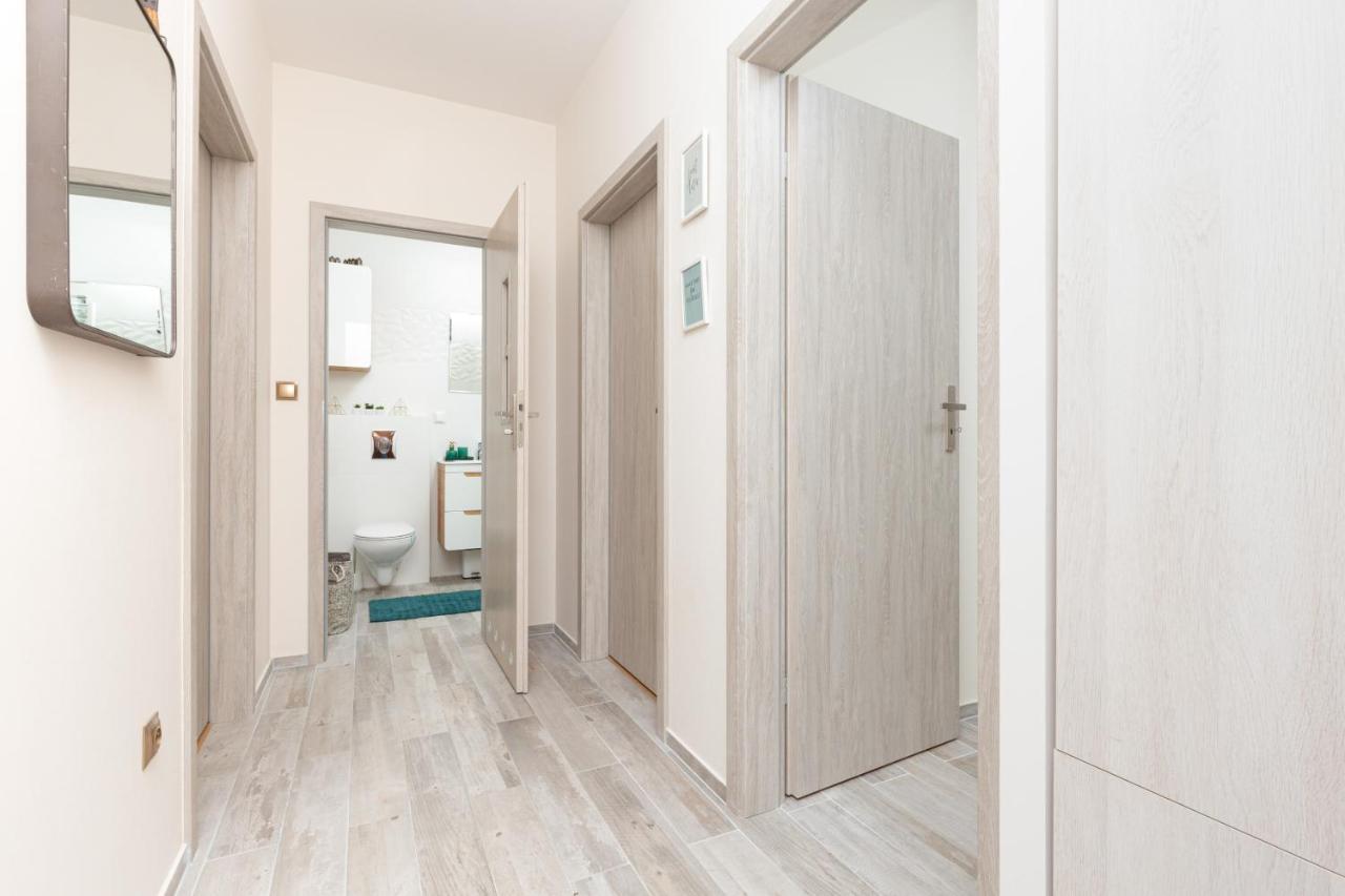 City Center Apartment Elektoralna By Noclegi Renters Varsó Kültér fotó